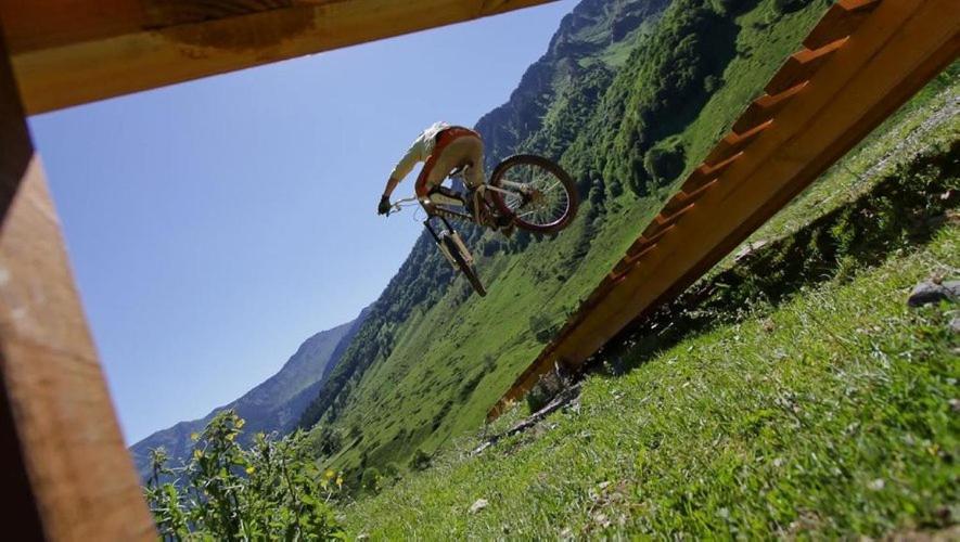 Appart Montagne 3 Etoiles Saint-Lary Station Сен-Лари-Сулан Екстериор снимка